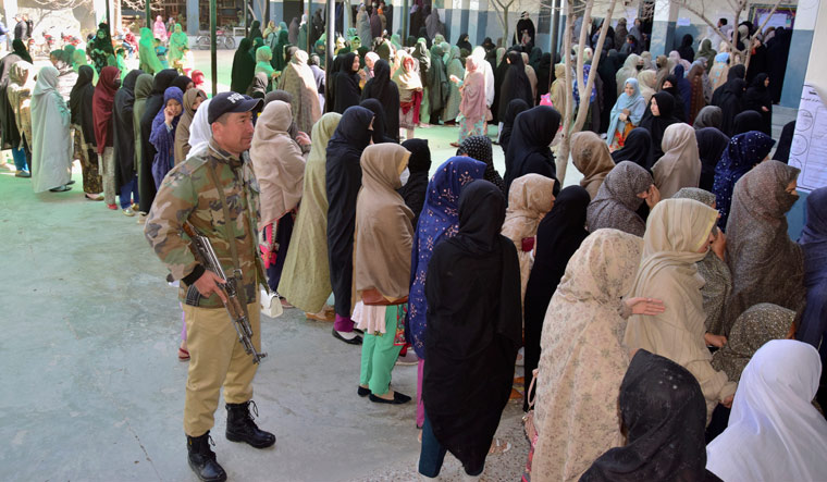 Pakistan polls: Four cops among 5 killed in violence as voting ends - Vimarsana News