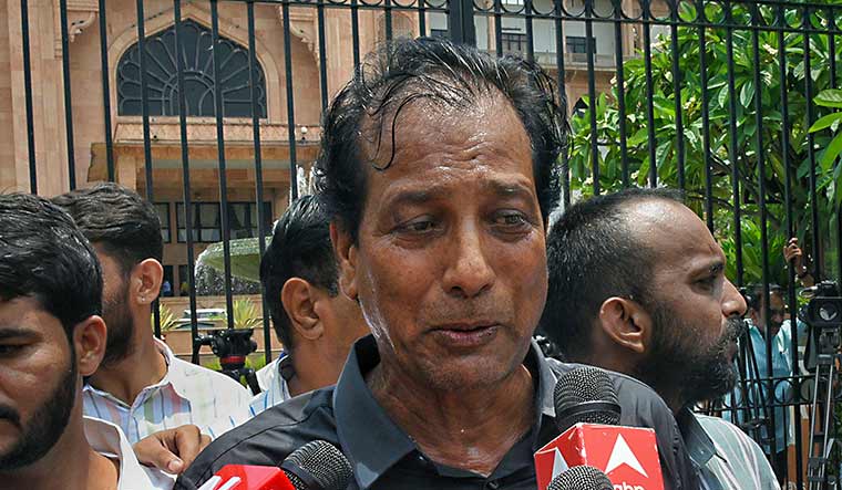 Rajendra Gudha, sacked Rajasthan minister who kicked up 'red diary' storm, joins Shiv Sena - Vimarsana News