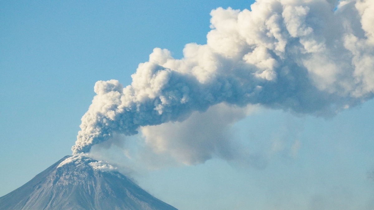 Bali volcano eruption news: Flights resume to Indonesian tourist hotbed