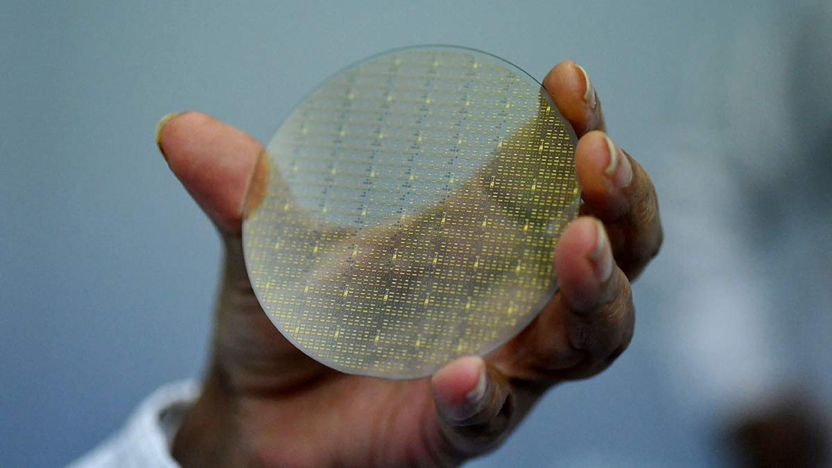 How GaN, SiC chips overcome silicon's limits on the battlefield