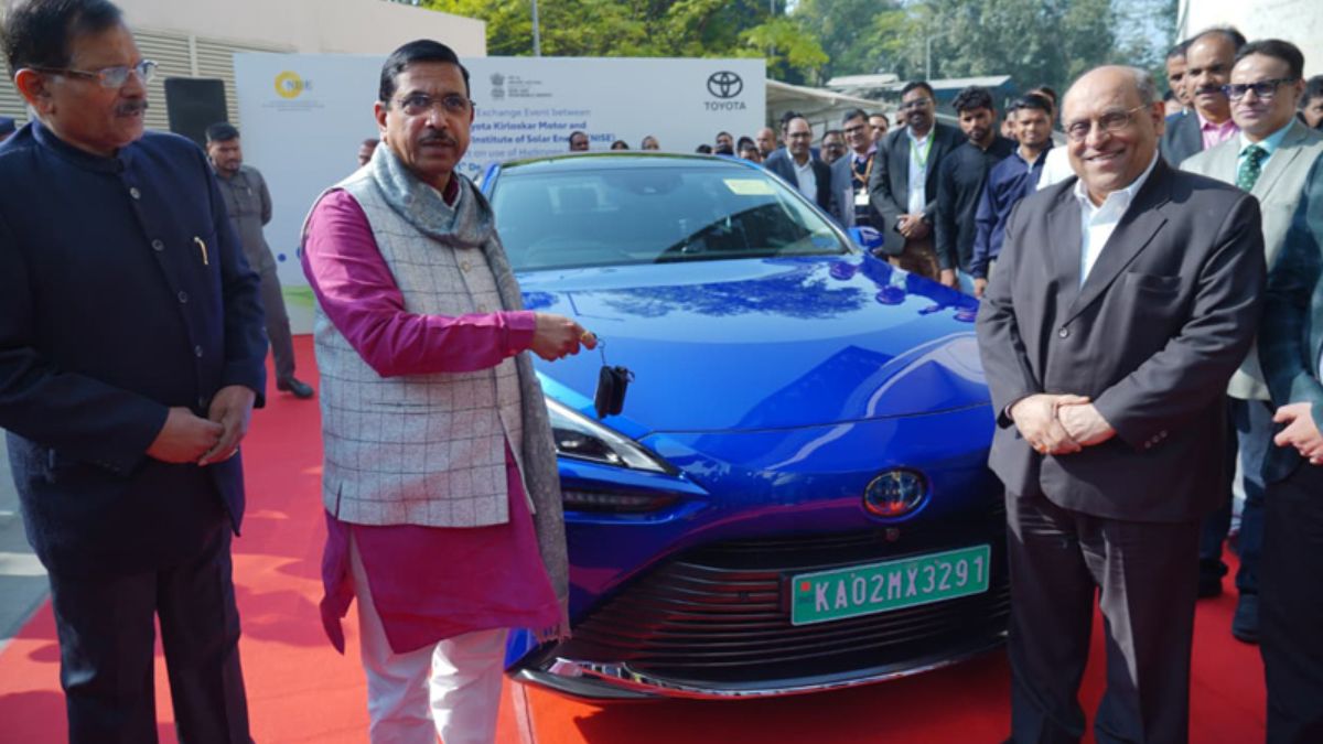 As minister drives to Parliament in a hydrogen car, is India swerving against battery EV tech?