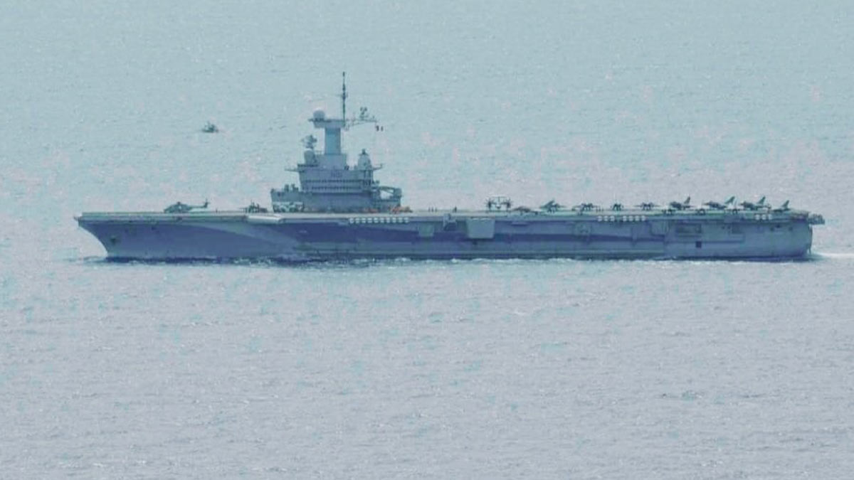 France's nuclear-powered aircraft carrier docks in Philippines after ...