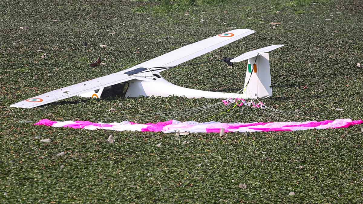 What caused the IAF aircraft's emergency landing in UP's Prayagraj?