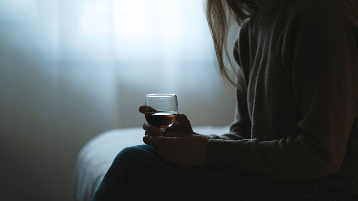 Heavy drinking can trigger deadly brain bleeds 11 years earlier, study warns