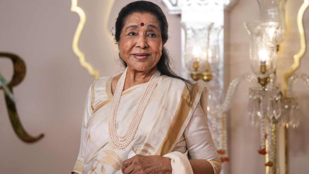 A connoisseur of fine food, Asha Bhosle opened restaurants across the world
