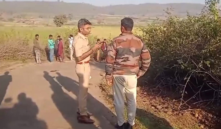Madhya Pradesh: 14 people killed, 20 injured as pick-up vehicle overturns in Dindori - Vimarsana News