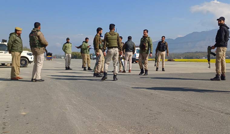 In a first, IAF set to conduct landing runs on Srinagar-Jammu highway - Vimarsana News