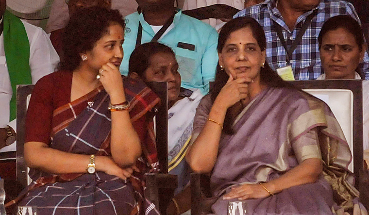 'Will fight against BJP's dictatorship': Kejriwal's wife Sunita asserts plot to kill him - Vimarsana News
