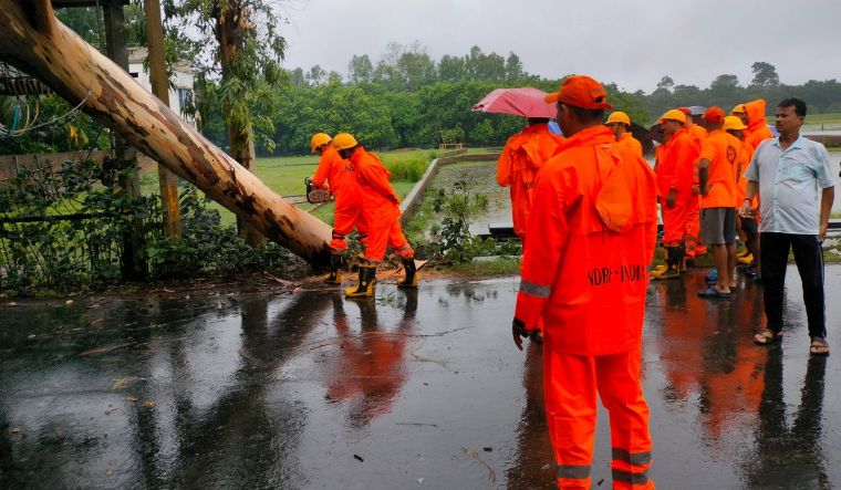 Remal weakens into cyclonic storm, expected to move northeastwards: IMD - Vimarsana News
