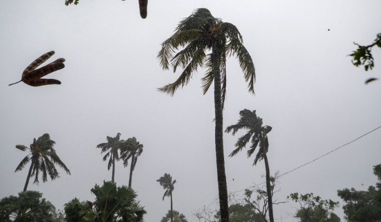 Cyclone Remal wreaks havoc in West Bengal, Bangladesh after making landfall; 1 killed - Vimarsana News