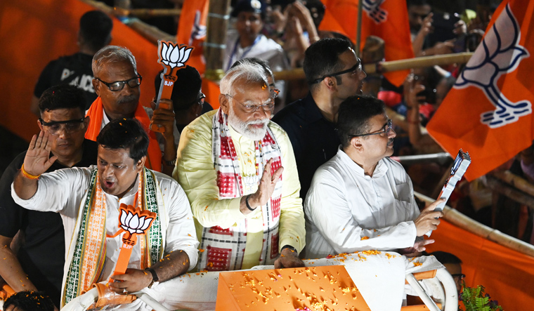 Electoral juggernaut reaches Kolkata; Modi, Mamata hold roadshows - Vimarsana News