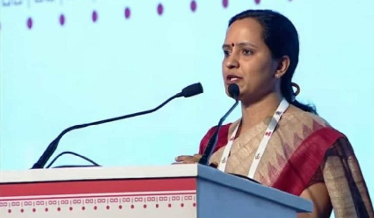 BJD leader Pandian's bureaucrat wife Sujata shifted to finance dept after EC order - Vimarsana News