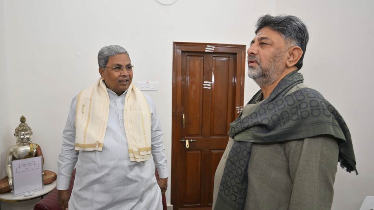 karnataka-power-tussle-shivakumar-meets-siddaramaiah-for-breakfast
