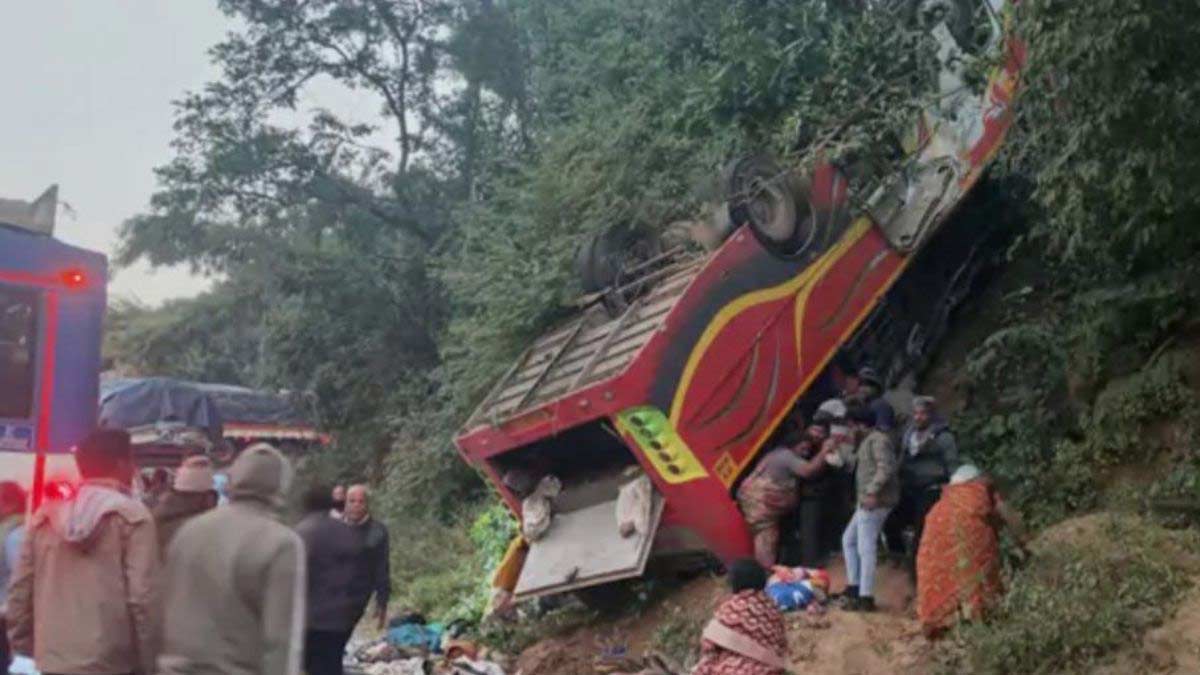 What caused the Andhra Pradesh bus accident which killed 9 people and ...