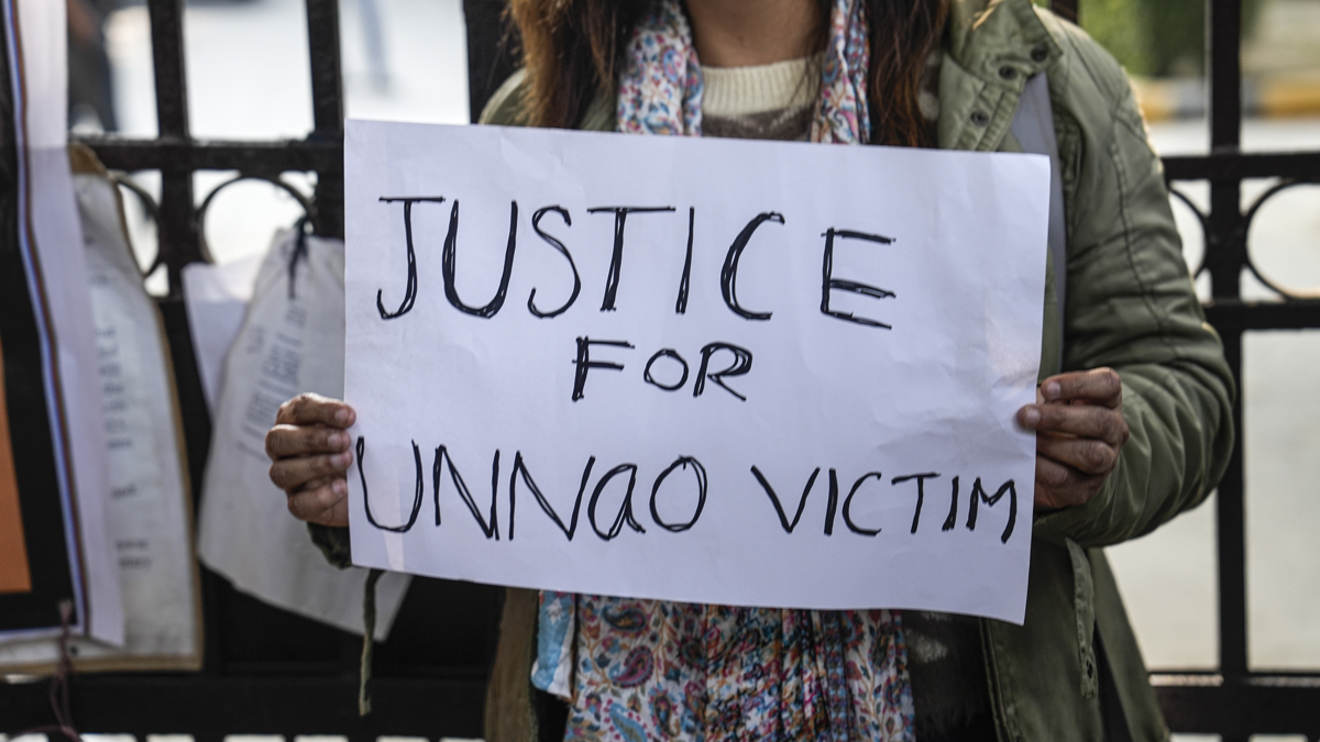 Unnao rape survivor's mother to challenge expelled BJP MLA Kuldeep Sengar's bail in SC