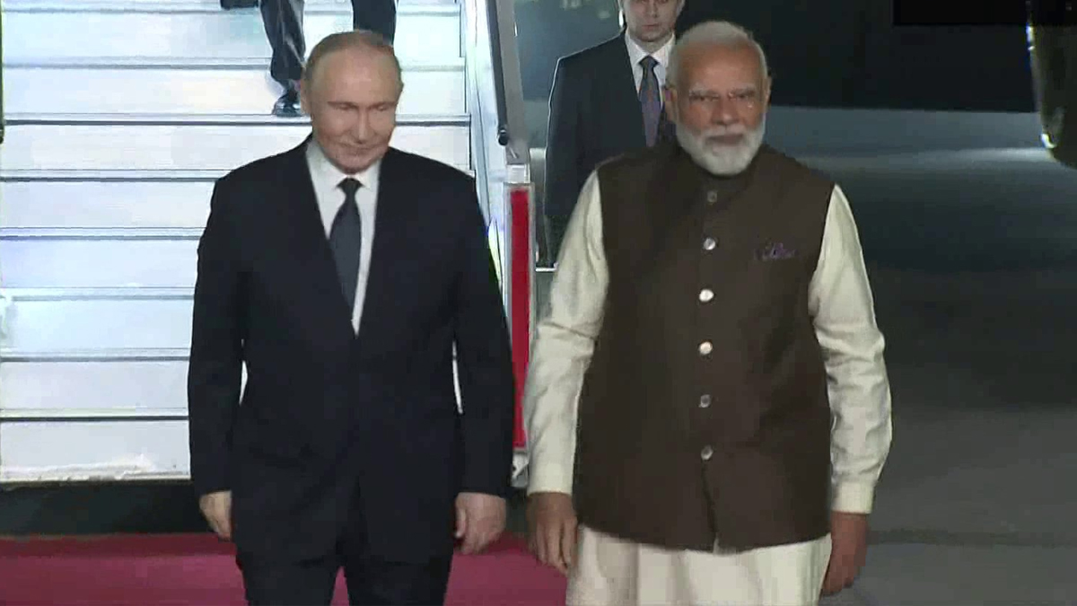 PM Modi breaks protocol to receive Russian President Putin; leaders travel in same car to Lok Kalyan Marg