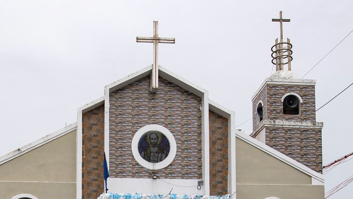 Singapore: Indian-origin youth places fake bomb inside Church on Sunday; blames night shift