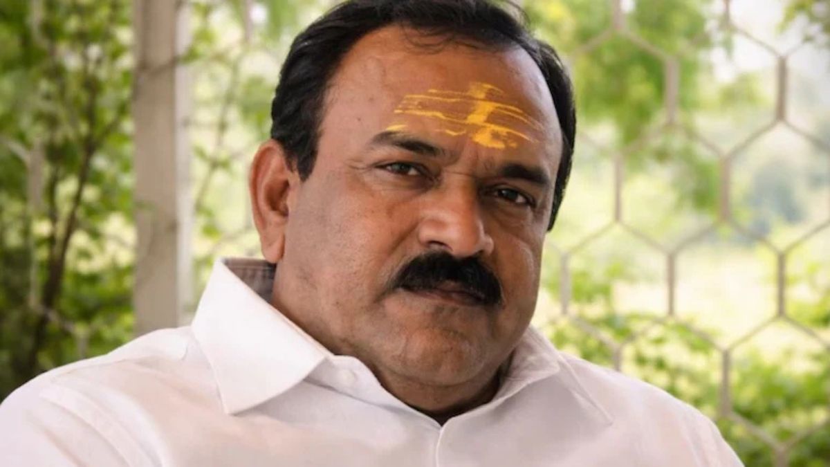 Police hunt for Ashok Kharat's absconding wife Kalpana for land scam case