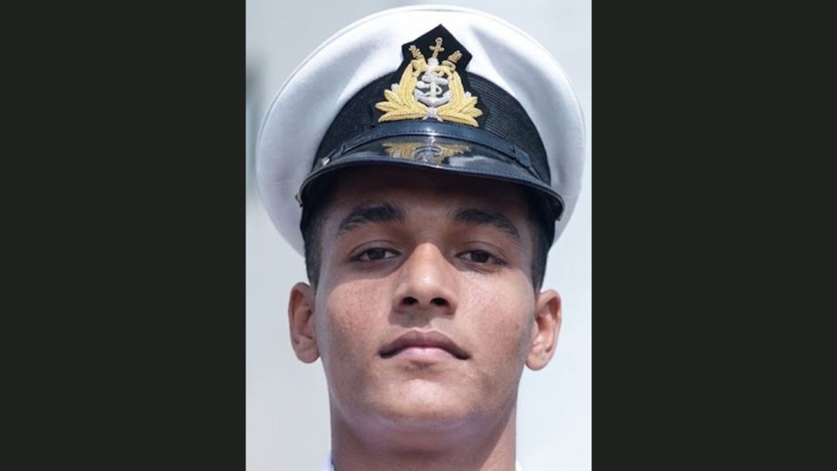 Pune marine engineering cadet dies after basketball pole collapses on him while doing pull ups
