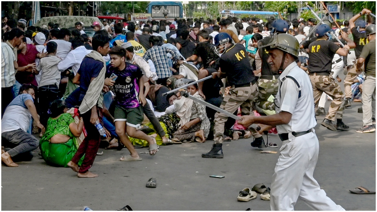 What happened in Kolkata’s Park Circus as CRPF vehicle destroyed in mob violence