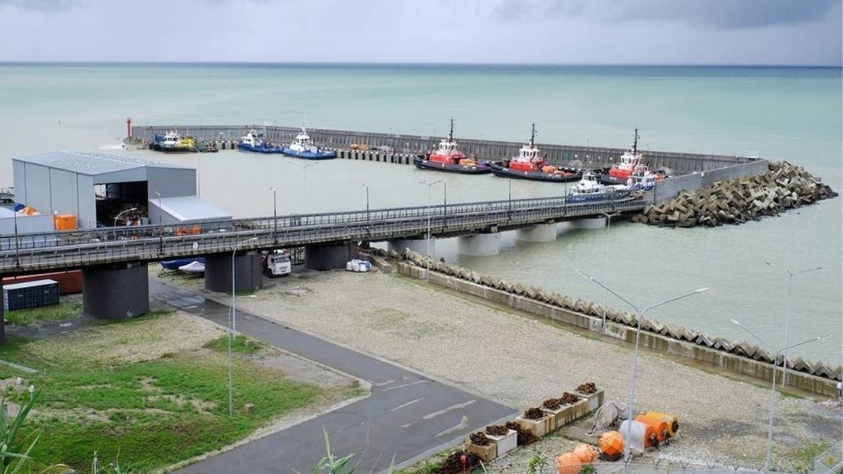 2 Greek-owned vessels hit in Jan 13 drone strikes near Russia were NOT 'dark fleet' ships? Why it matters