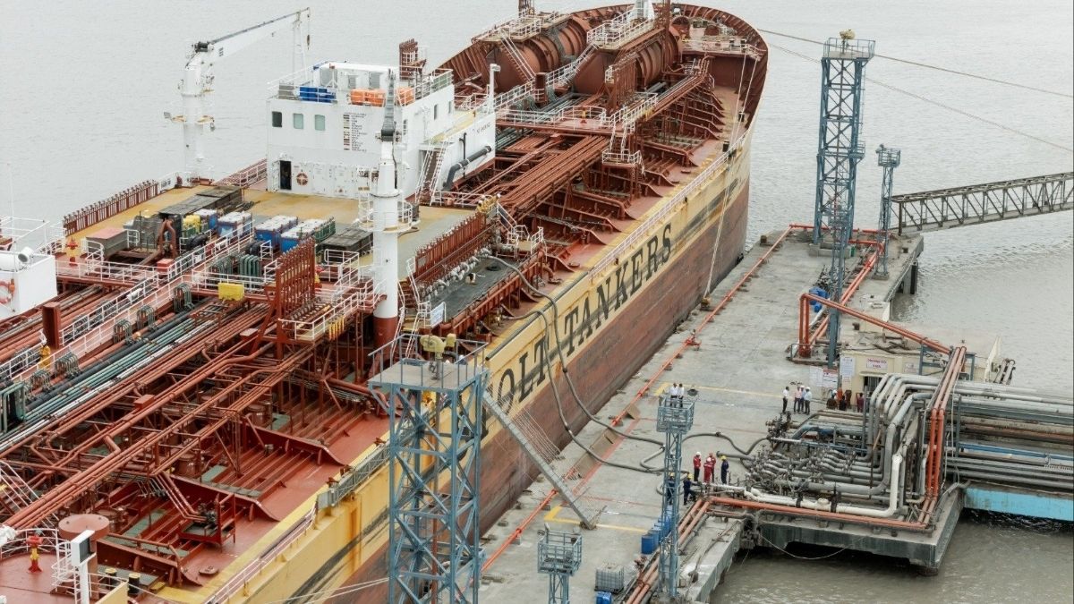 Fill 'er up with methanol: Kandla port's landmark trial puts India on the global green fuel map