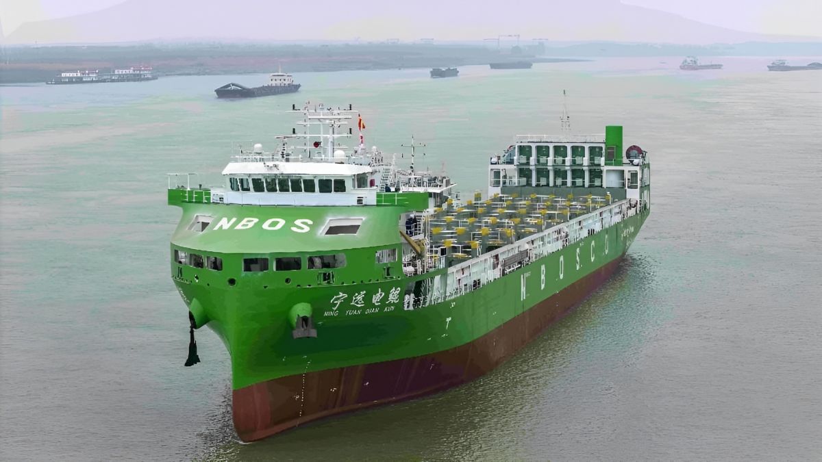 'Ningyuan Dian Kun', world's biggest all-electric intelligent container ship in China, sets off on first-ever journey