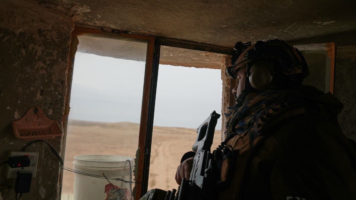 US transfers thousands of ISIS fighters to Iraq amid Syria security vacuum