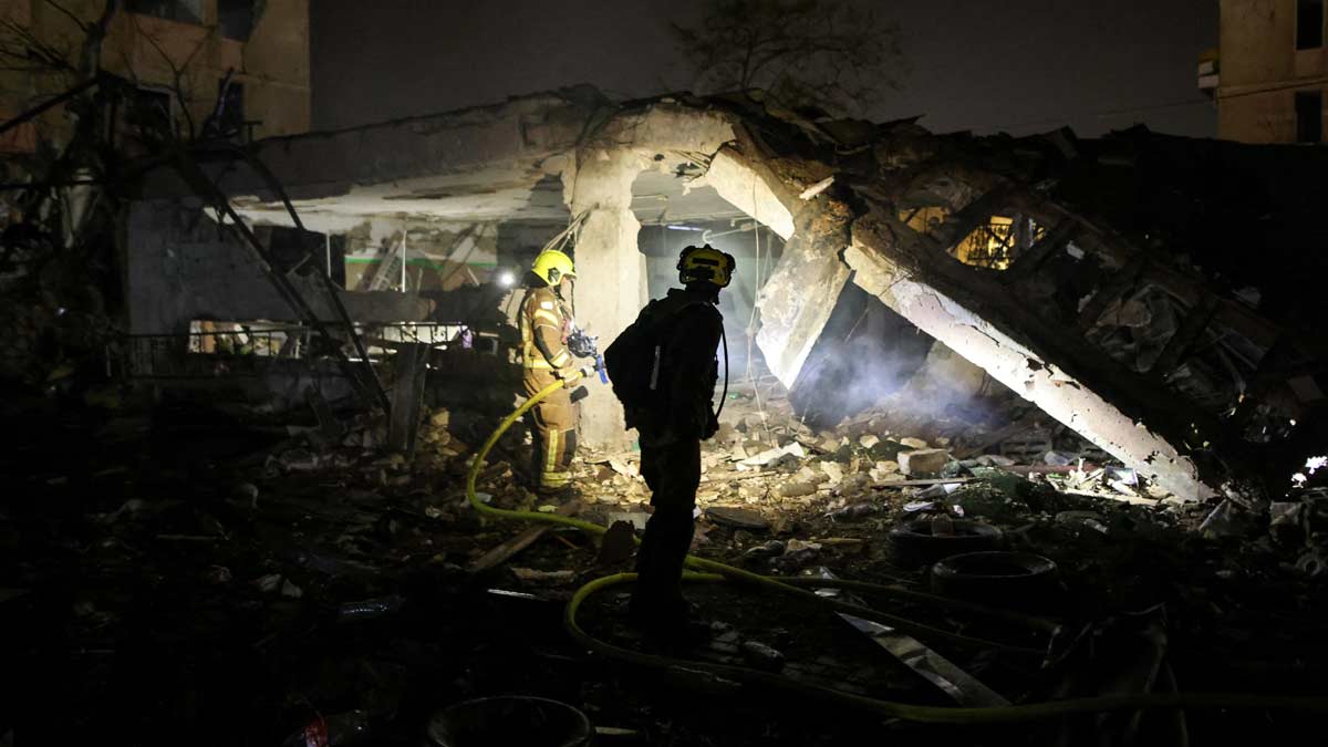 Israeli air defence systems failed? Iran's missiles strike Dimona and Arad; over 100 injured