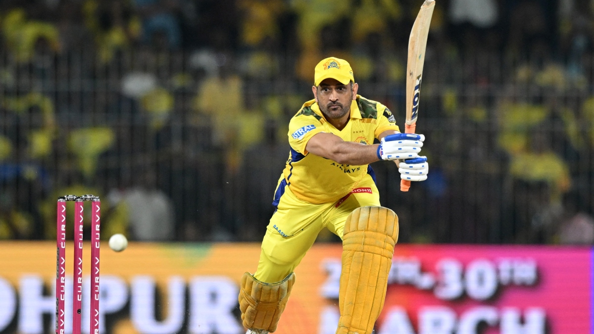 'MS Dhoni should tell in public why he's batting lower down the order ...