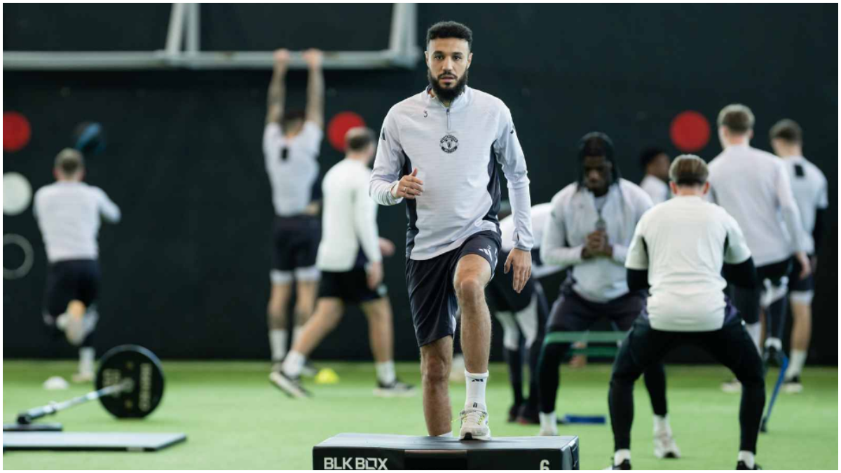 Manchester United to miss Lisandro Martinez against Aston Villa; Noussair Mazraoui available