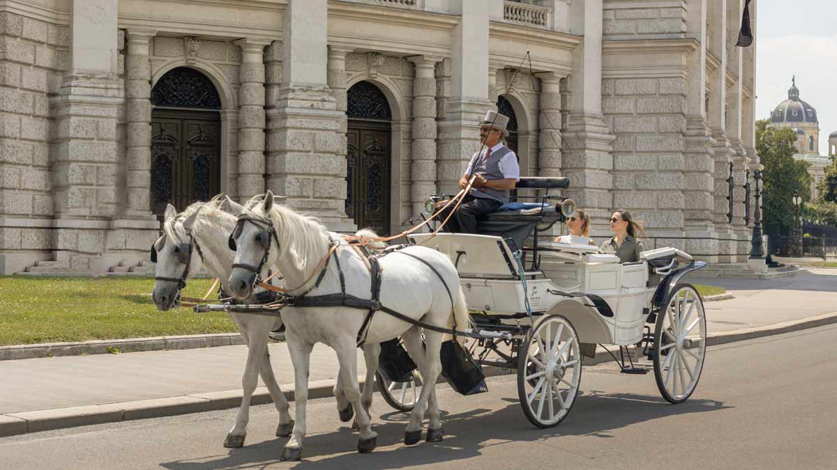 Tracing Theophil Hansen’s footsteps in Vienna