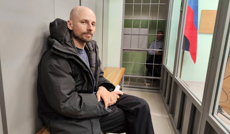 2 Russian journalists jailed on 'extremism' charges over alleged work for Navalny group - Vimarsana News
