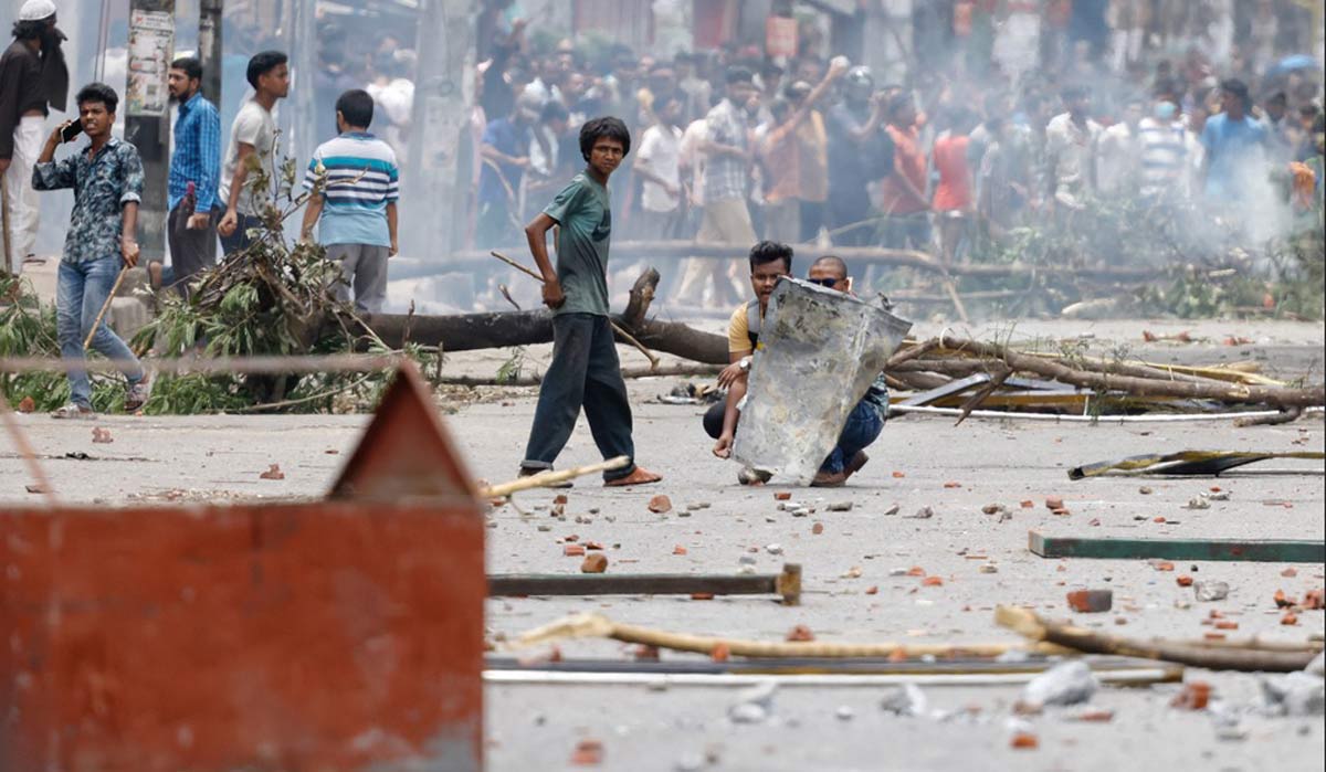 Bangladesh: Curfew imposed as over 100 people die in protests. Hundreds of Indians return home