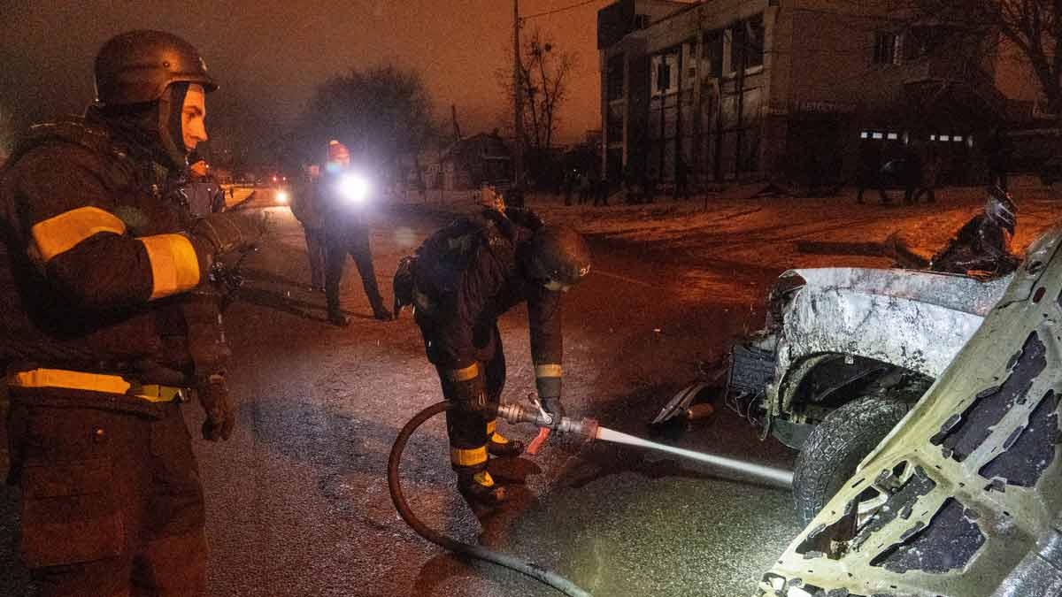 Russia launches massive missile attack on Kyiv ahead of Trump-Zelenskyy meeting