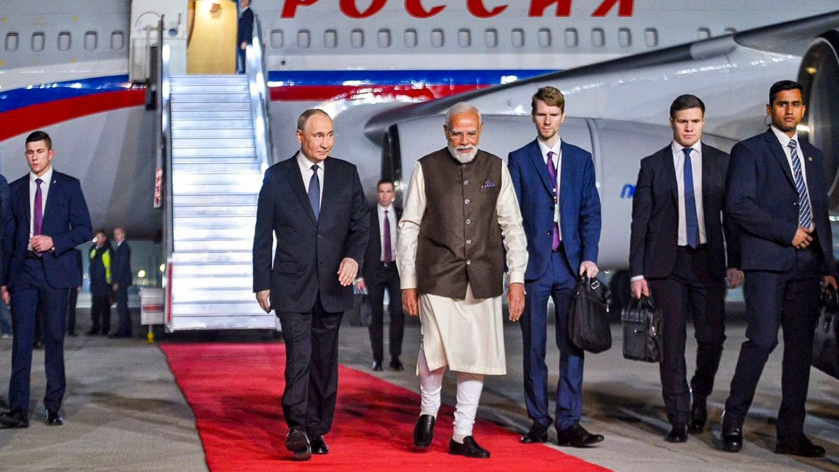 The great hide and seek: How Putin's two presidential jets baffled the world enroute to India 