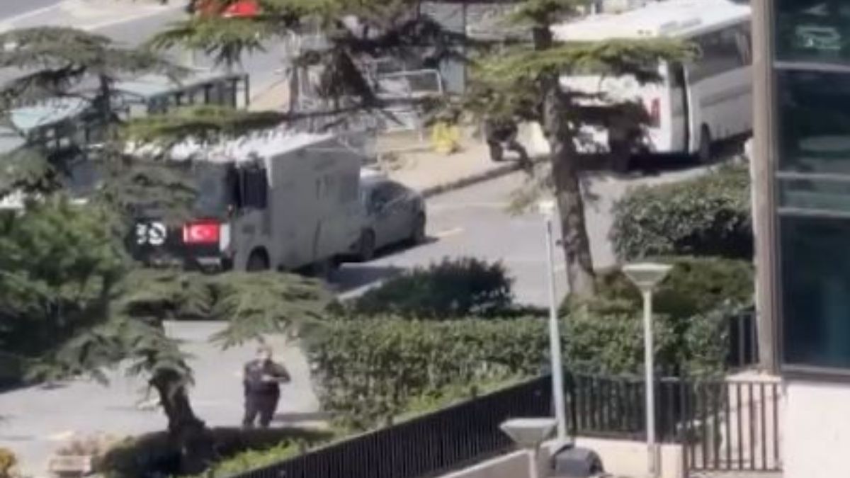 Turkish police 'neutralise' three gunmen who opened fire near Israeli consulate in Istanbul