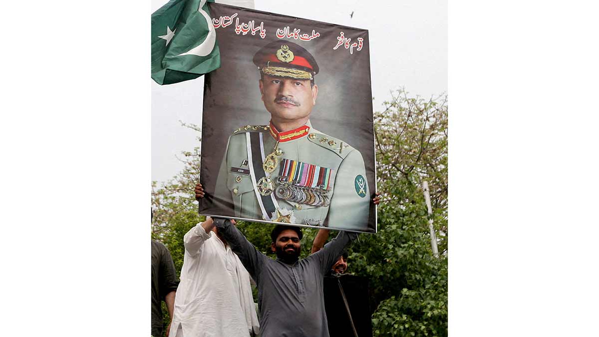 Don t grudge Asim Munir his lunch The Week